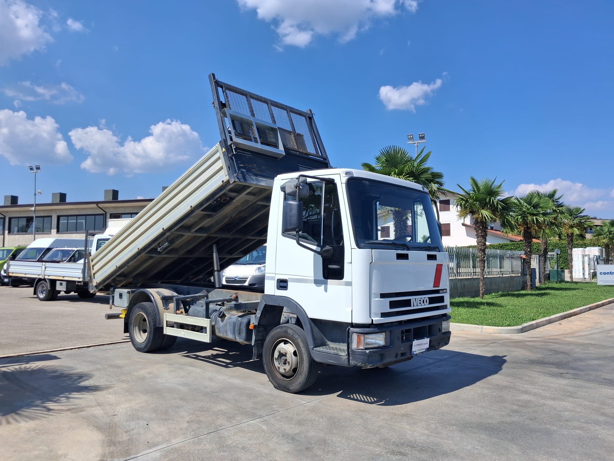 Iveco Eurocargo 75e15 RIBALTABILE TRILATERALE - immagine 14