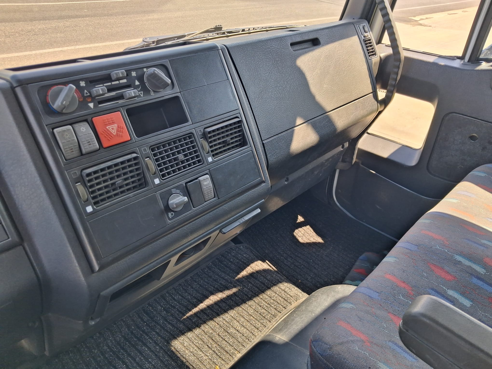 Iveco Eurocargo 75e15 RIBALTABILE TRILATERALE - immagine 15