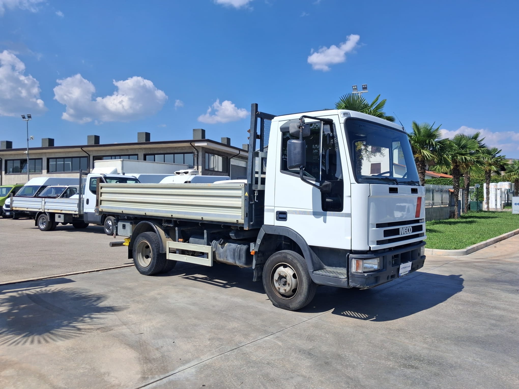 Iveco Eurocargo 75e15 RIBALTABILE TRILATERALE - immagine 9