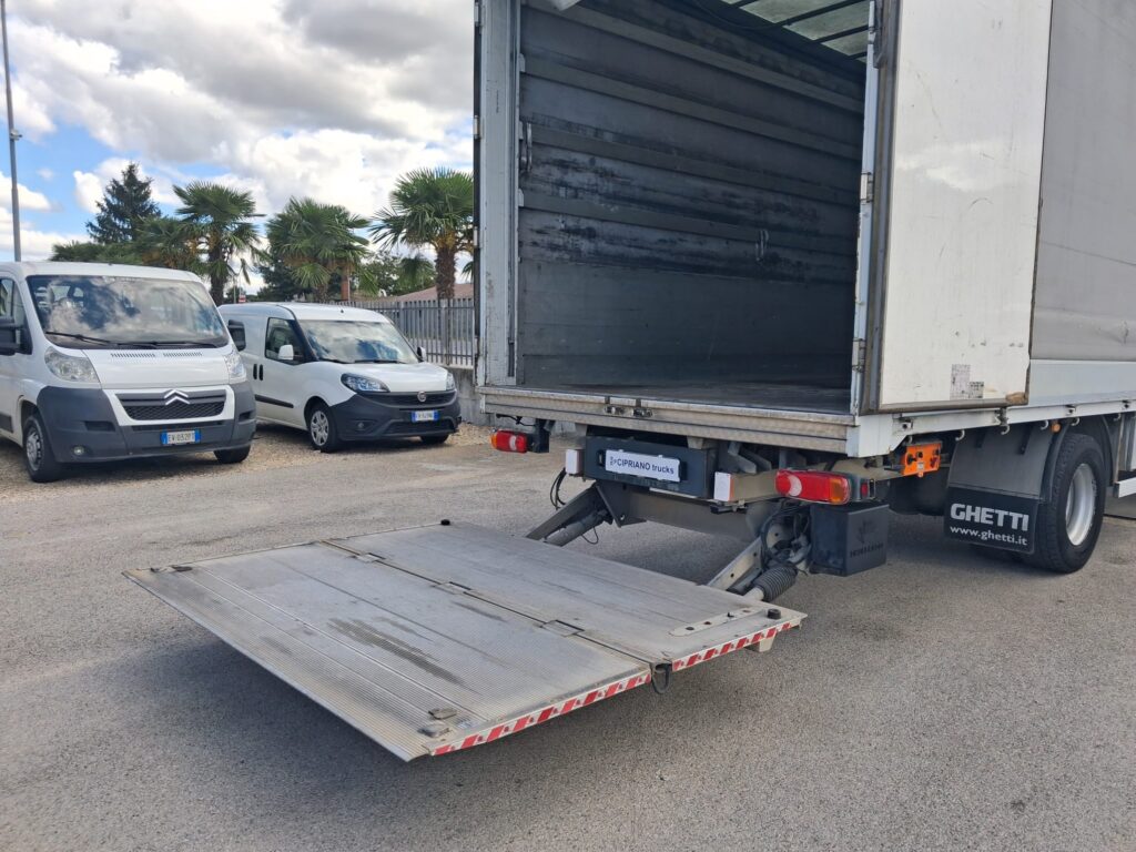 Iveco Eurocargo 140e25 CABINA LETTO CENTINA E SPONDA
