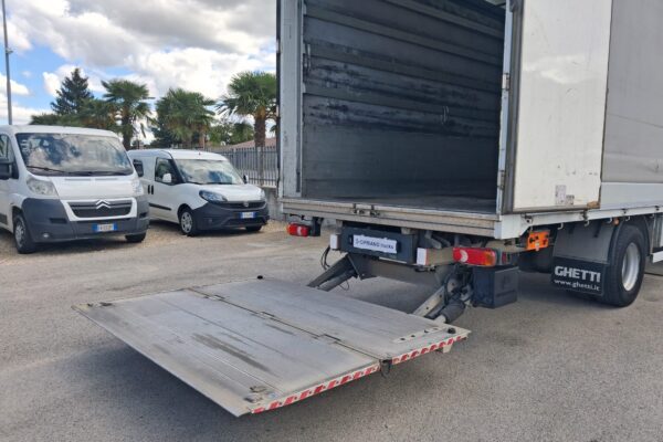 Iveco Eurocargo 140e25 CABINA LETTO CENTINA E SPONDA - immagine 13