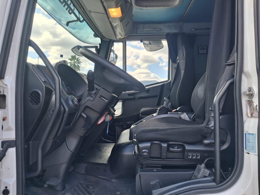 Iveco Eurocargo 140e25 CABINA LETTO CENTINA E SPONDA