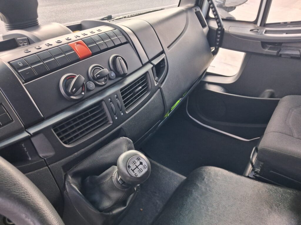 Iveco Eurocargo 140e25 CABINA LETTO CENTINA E SPONDA