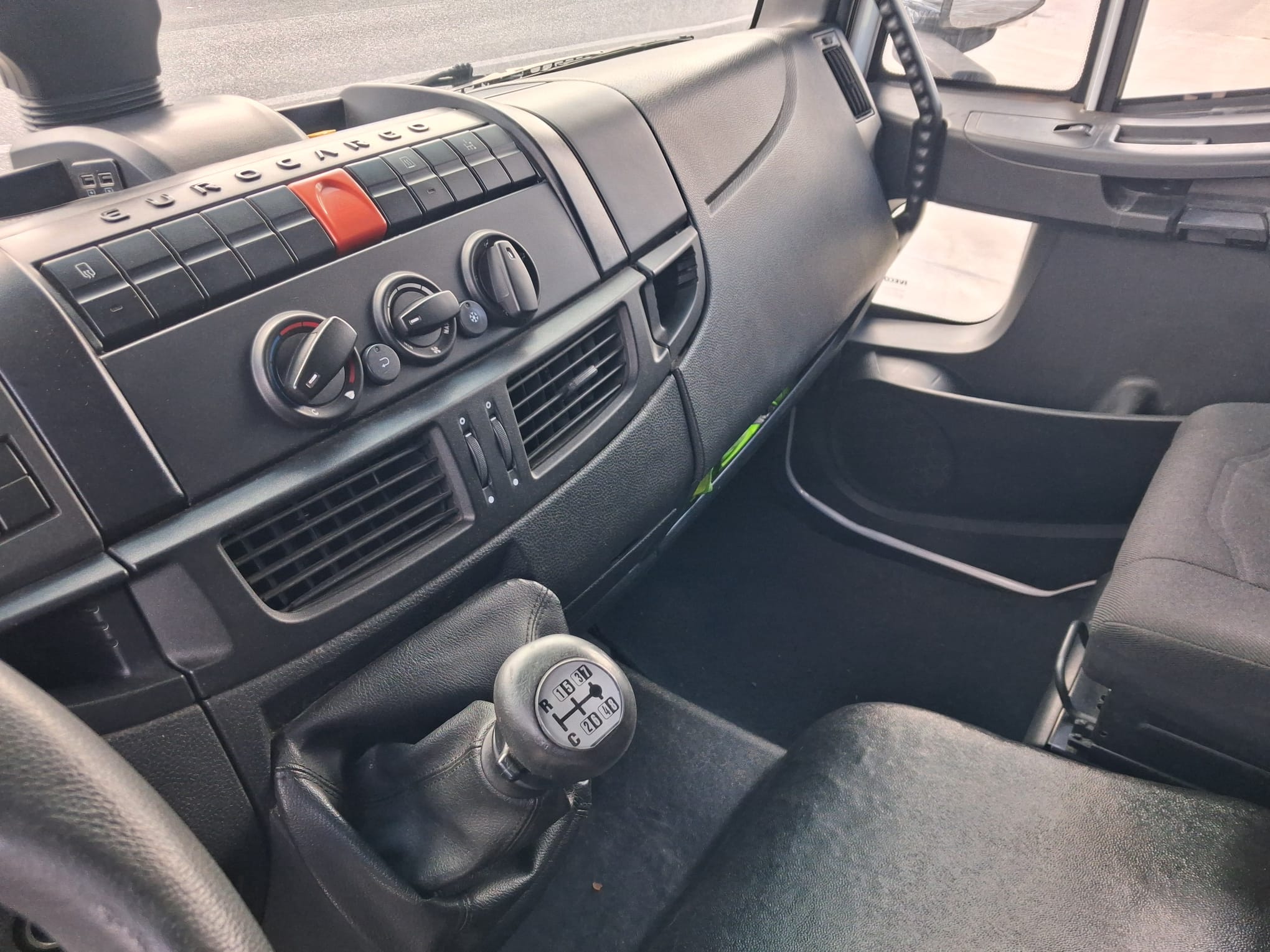 Iveco Eurocargo 140e25 CABINA LETTO CENTINA E SPONDA - immagine 17