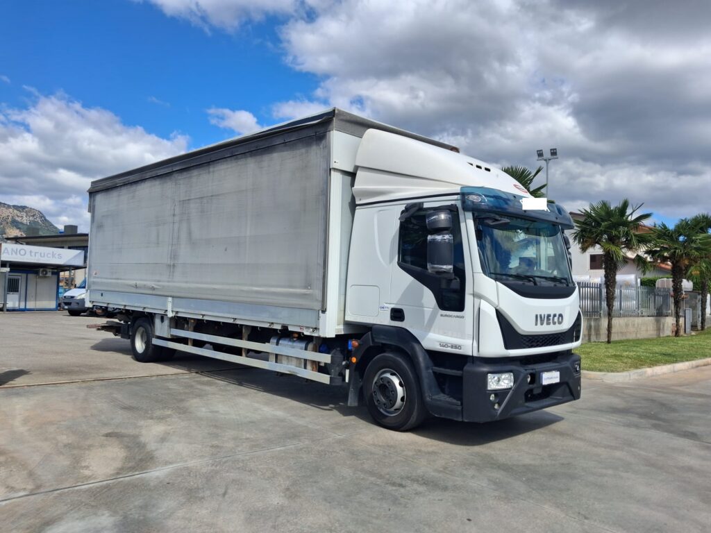 Iveco Eurocargo 140e25 CABINA LETTO CENTINA E SPONDA