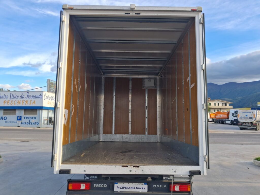 Iveco Daily 35c18 CASSONATO EURO 6E