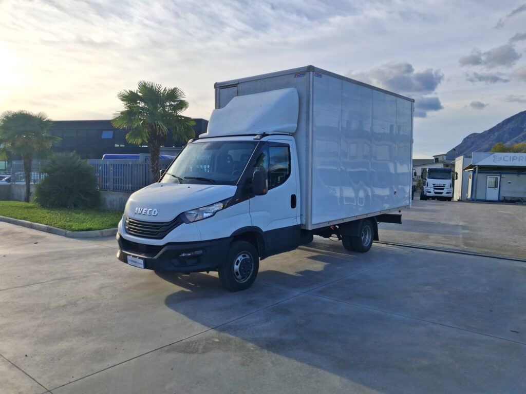 Iveco Daily 35c18 CASSONATO EURO 6E