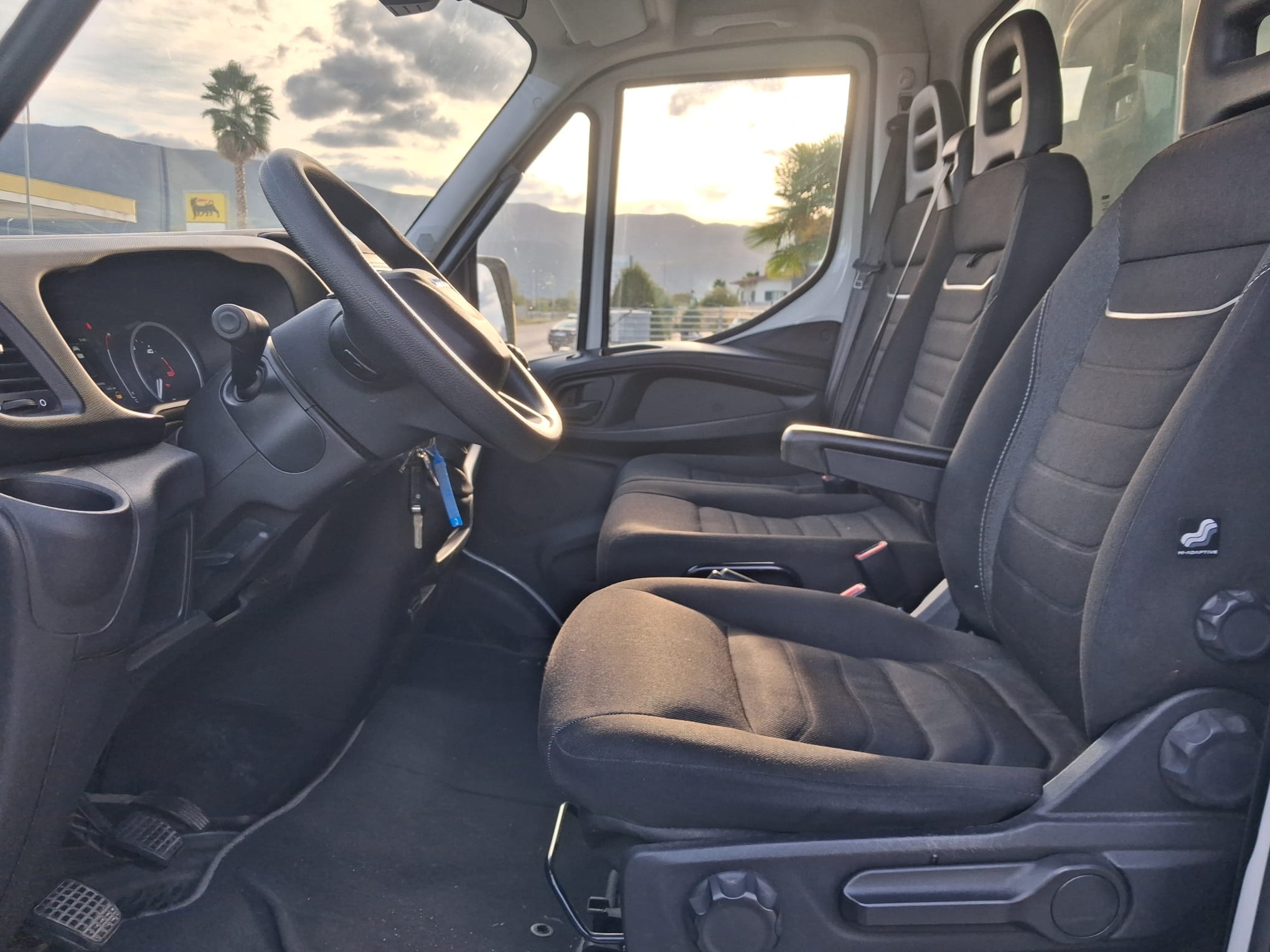 Iveco Daily 35c18 CASSONATO EURO 6E - immagine 3
