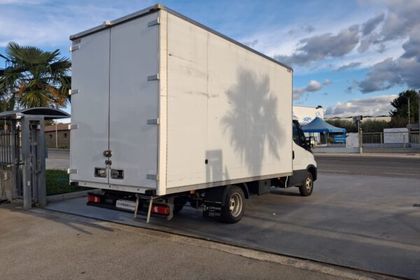 Iveco Daily 35c18 CASSONATO EURO 6E - immagine 9