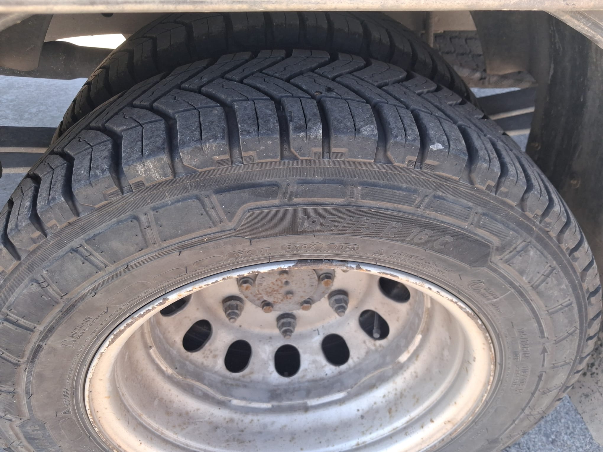 Ford Transit CASSONE FISSO EURO 6B - immagine 10