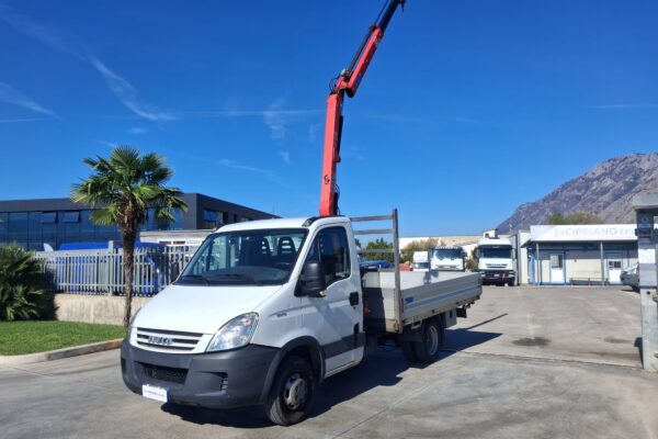 Iveco Daily CASSONE FISSO CON GRU FASSI - immagine 1