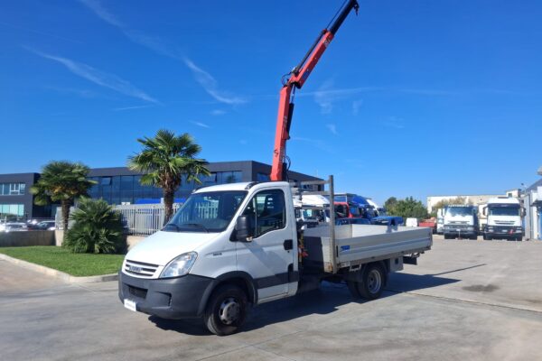 Iveco Daily CASSONE FISSO CON GRU FASSI - immagine 5