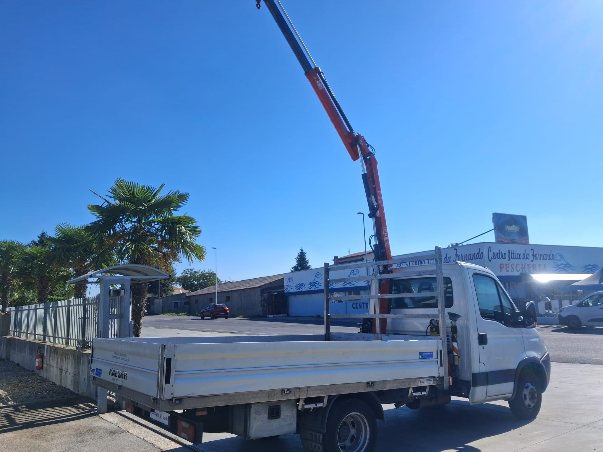 Iveco Daily CASSONE FISSO CON GRU FASSI - immagine 9