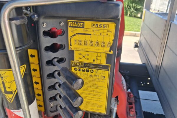 Iveco Daily CASSONE FISSO CON GRU FASSI - immagine 11